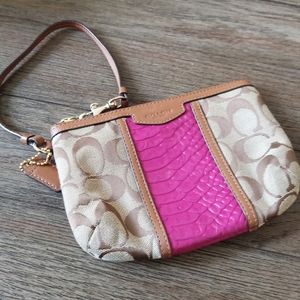 LIMITED TIME DEAL COACH Classic Wristlet Fushia